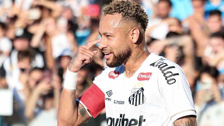 Poupado contra o Bahia, Neymar deve ser uma das novidades entre os 11