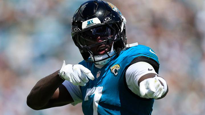 Jacksonville Jaguars wide receiver Brian Thomas Jr. (7) signals a first down after a reception during the first quarter of an NFL football matchup at EverBank Stadium on Sunday, Sept. 13, 2026, in Jacksonville, Fla. The Jaguars defeated the Browns 34-10. [Corey Perrine/Florida Times-Union]
