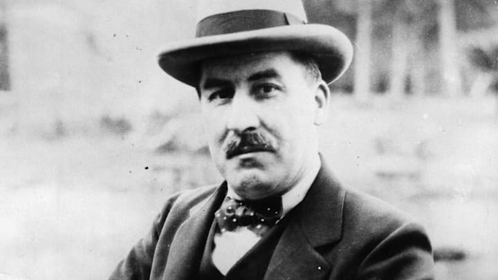 Howard Carter.