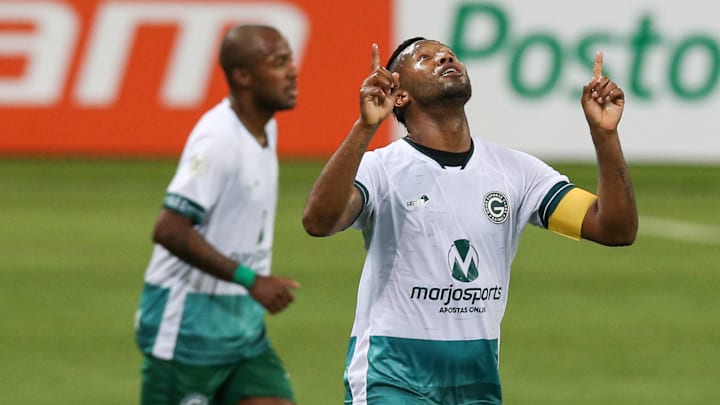 Rafael Vaz trocou o Avaí pelo futebol paulista Rafael Vaz trocou o Avaí pelo futebol paulista