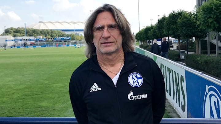 Schalke-Nachwuchstrainer Norbert Elgert