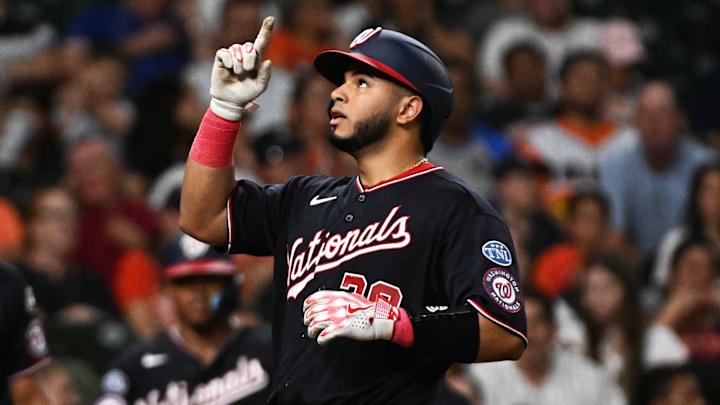 Keibert Ruiz compartió con su hijo en el terreno de juego en el Día del Padre
