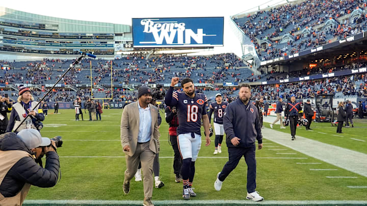 Nov 23, 2025; Chicago, Illinois, USA; Chicago Bears quarterback Caleb Williams (18) leaves the field following the game against the Pittsburgh Steelers at Soldier Field. Mandatory Credit: David Banks-Imagn Images Nov 23, 2025; Chicago, Illinois, USA; Chicago Bears quarterback Caleb Williams (18) leaves the field following the game against the Pittsburgh Steelers at Soldier Field. Mandatory Credit: David Banks-Imagn Images