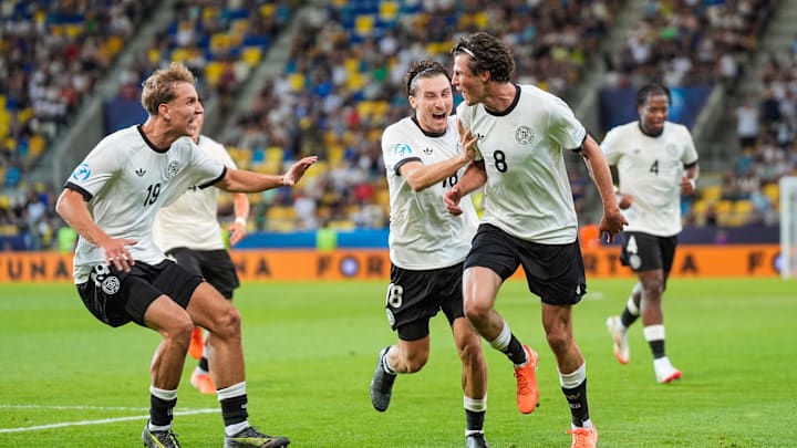 Merlin Röhl bejubelt seinen Siegtreffer gegen Italien. Gegen Frankreich könnte er in der Startelf stehen Merlin Röhl bejubelt seinen Siegtreffer gegen Italien. Gegen Frankreich könnte er in der Startelf stehen