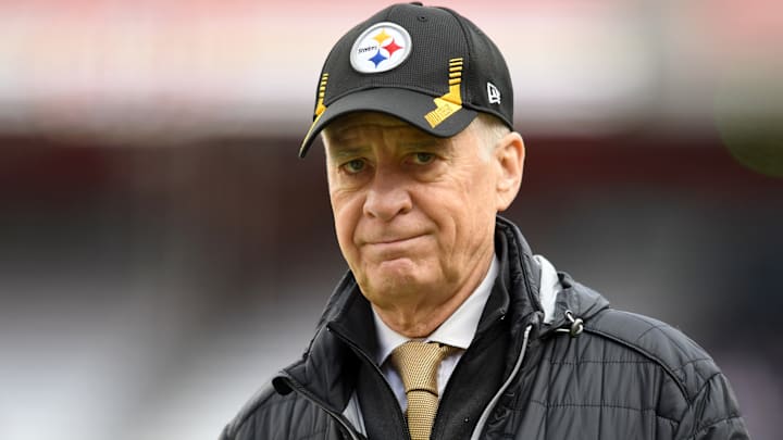 Pittsburgh Steelers v Cleveland Browns