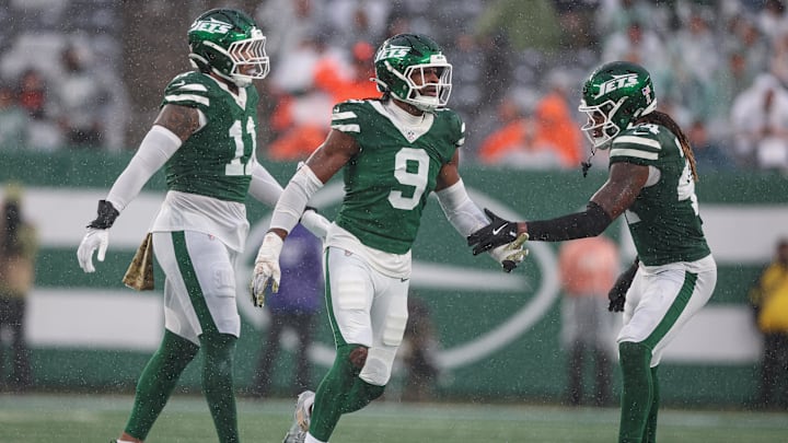 Nov 9, 2025; East Rutherford, New Jersey, USA; New York Jets defensive end Will McDonald IV (9) celebrates a defensive stop during the second half against the Cleveland Browns at MetLife Stadium. Mandatory Credit: Vincent Carchietta-Imagn Images