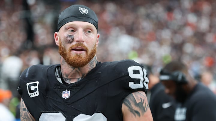 Sep 28, 2025; Paradise, Nevada, USA; Las Vegas Raiders defensive end Maxx Crosby (98) looks on from the sideline during the first quarter against the Chicago Bears at Allegiant Stadium. Mandatory Credit: Kiyoshi Mio-Imagn Images Sep 28, 2025; Paradise, Nevada, USA; Las Vegas Raiders defensive end Maxx Crosby (98) looks on from the sideline during the first quarter against the Chicago Bears at Allegiant Stadium. Mandatory Credit: Kiyoshi Mio-Imagn Images