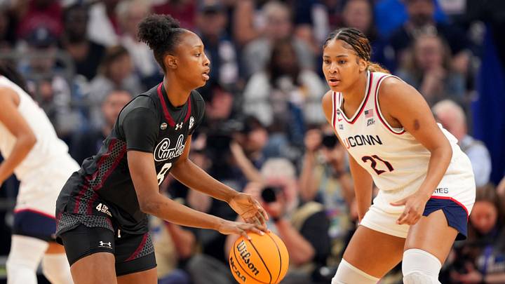 Apr 3, 2026; Phoenix, AZ, USA; South Carolina Gamecocks forward Joyce Edwards (8) controls the ball against UConn Huskies forward Sarah Strong (21) in the first quarter during a semifinal of the Final Four of the women's 2026 NCAA Tournament at Mortgage Matchup Center. Mandatory Credit: Joe Camporeale-Imagn Images