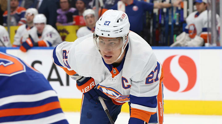 New York Islanders v Edmonton Oilers