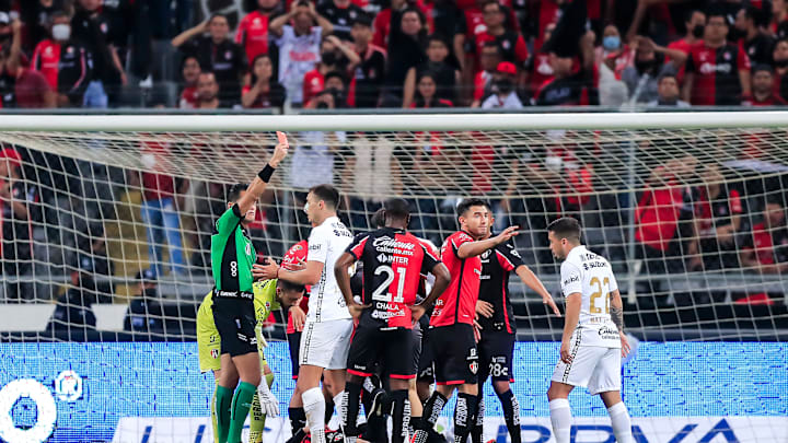 Pumas planea protestar el arbitraje ante Atlas