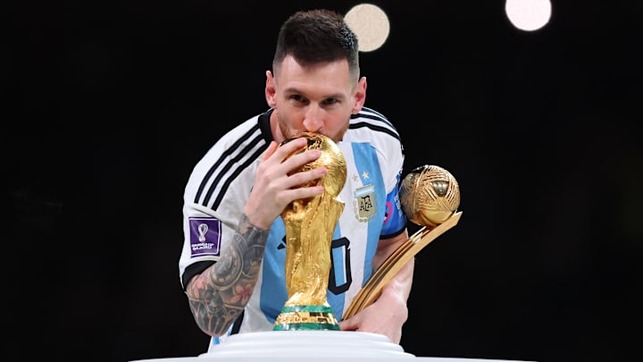 Messi a signé au PSG et remporté le Mondial ensuite Messi a signé au PSG et remporté le Mondial ensuite