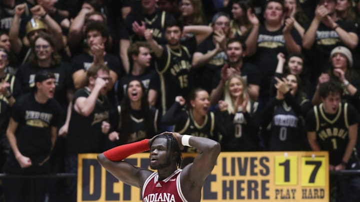 Indiana Hoosiers center Oumar Ballo (11) reacts after an Indiana Hoosiers turnover 