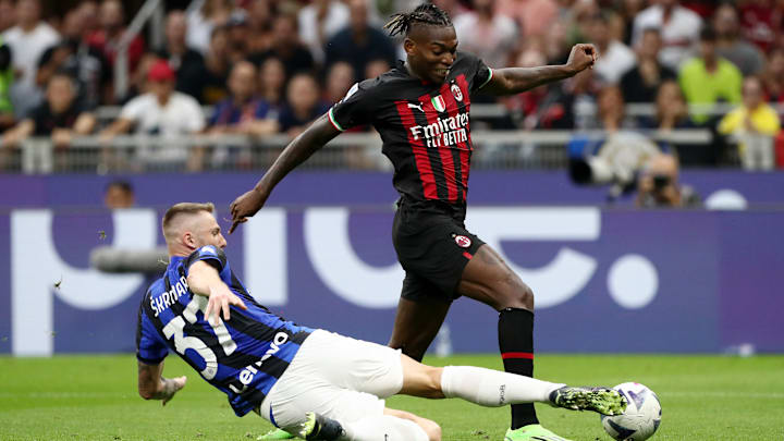 Rafael Leao marcó doblete en el triunfo del AC Milan ante el Inter en el Derby della Madonnina