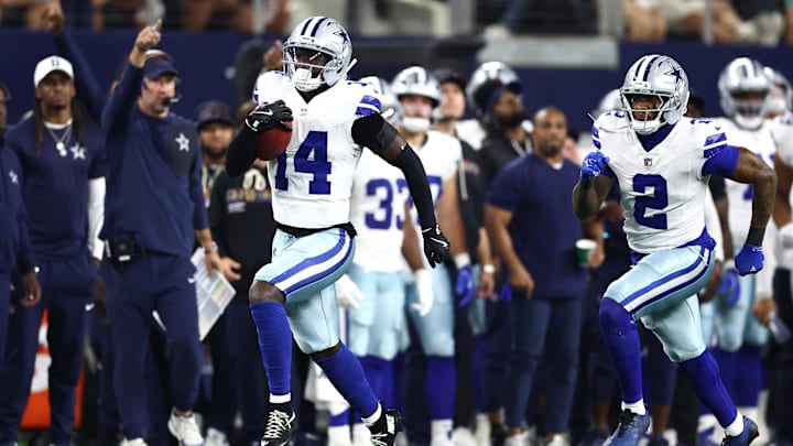 Dallas Cowboys safety Markquese Bell runs against the Green Bay Packers.