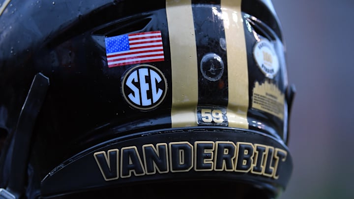 Sep 3, 2022; Nashville, Tennessee, USA; View of the helmet worn by Vanderbilt Commodores defensive end Nicholas Rinaldi (59) before the game against the Elon Phoenix at FirstBank Stadium. Mandatory Credit: Christopher Hanewinckel-Imagn Images Sep 3, 2022; Nashville, Tennessee, USA; View of the helmet worn by Vanderbilt Commodores defensive end Nicholas Rinaldi (59) before the game against the Elon Phoenix at FirstBank Stadium. Mandatory Credit: Christopher Hanewinckel-Imagn Images