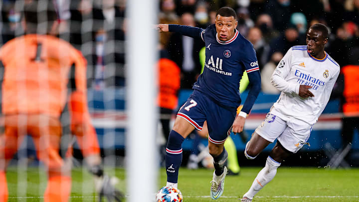 Paris Saint-Germain v Real Madrid: Round Of Sixteen Leg One - UEFA Champions League