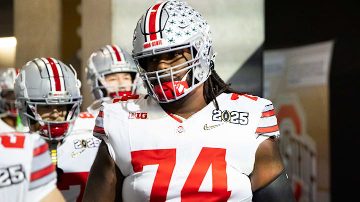 Ohio State Buckeyes offensive lineman Donovan Jackson (74).
