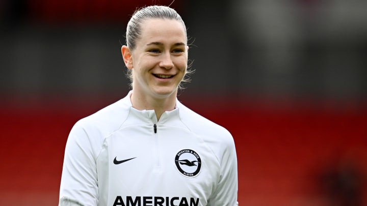 Man Utd are hoping to complete a deal for Elisabeth Turland before the next international break 