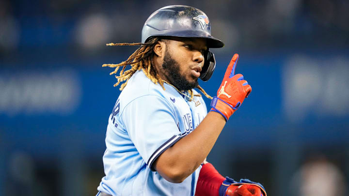 Guerrero Jr. se mantiene trabajando su físico en la temporada muerta