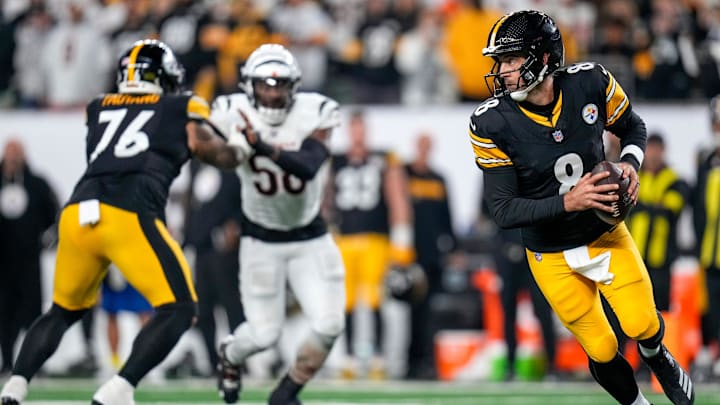 Aaron Rodgers threw one of the longest passes the NFL has ever seen. 