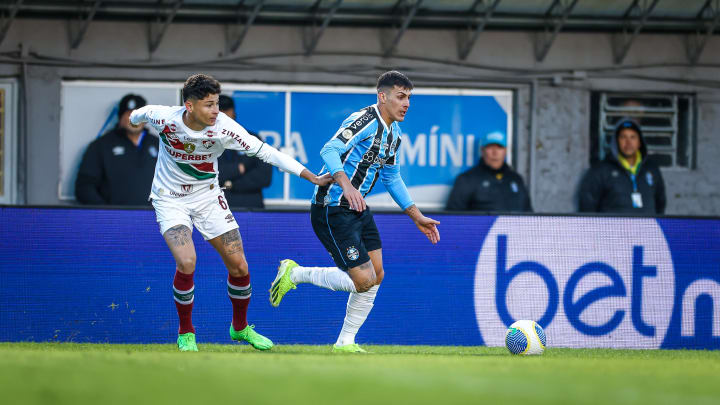 Bola rola a partir das 19h para o jogo entre tricolores