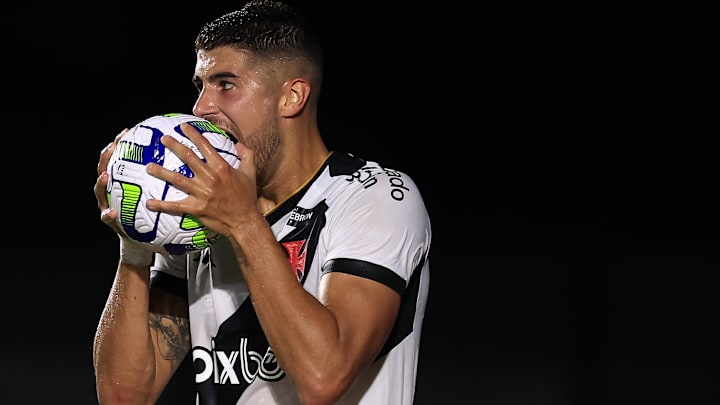 Pedro Raul é esperança de gols do lado vascaíno