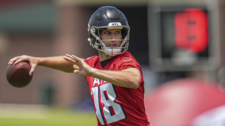 Jun 3, 2024; Atlanta, GA, USA; Atlanta Falcons quarterback Kirk Cousins (18) shown in action on the field during Falcons OTA at the Falcons Training facility. Mandatory Credit: Dale Zanine-USA TODAY Sports Jun 3, 2024; Atlanta, GA, USA; Atlanta Falcons quarterback Kirk Cousins (18) shown in action on the field during Falcons OTA at the Falcons Training facility. Mandatory Credit: Dale Zanine-USA TODAY Sports