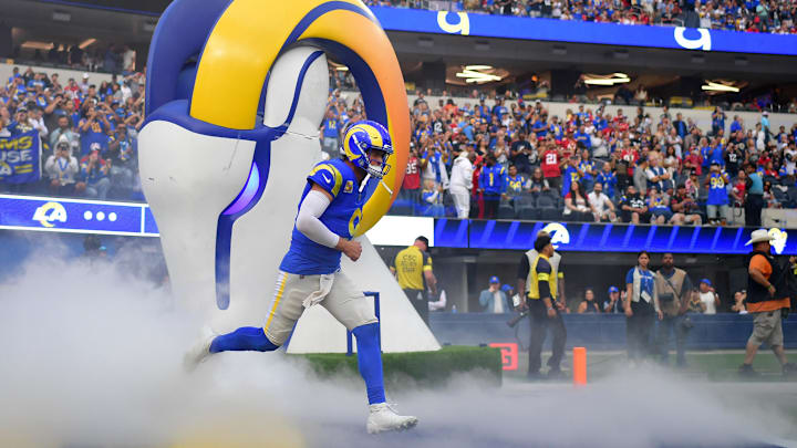 Oct 2, 2025; Inglewood, California, USA;Los Angeles Rams quarterback Matthew Stafford (9) takes the field before the game against the San Francisco 49ers at SoFi Stadium. Mandatory Credit: Gary A. Vasquez-Imagn Images Oct 2, 2025; Inglewood, California, USA;Los Angeles Rams quarterback Matthew Stafford (9) takes the field before the game against the San Francisco 49ers at SoFi Stadium. Mandatory Credit: Gary A. Vasquez-Imagn Images