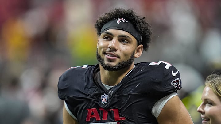 Atlanta Falcons wide receiver Drake London (5) on the field during the game against the Washington Commanders at Mercedes-Benz Stadium. Atlanta Falcons wide receiver Drake London (5) on the field during the game against the Washington Commanders at Mercedes-Benz Stadium.