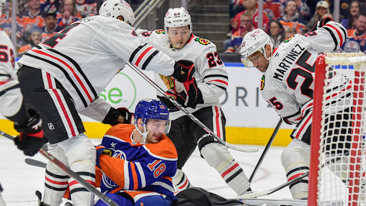 Chicago Blackhawks v Edmonton Oilers