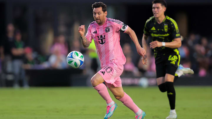 May 31, 2025; Fort Lauderdale, Florida, USA; Inter Miami CF forward Lionel Messi (10) runs for the ball against Columbus Crew during the first half at Chase Stadium. Mandatory Credit: Sam Navarro-Imagn Images May 31, 2025; Fort Lauderdale, Florida, USA; Inter Miami CF forward Lionel Messi (10) runs for the ball against Columbus Crew during the first half at Chase Stadium. Mandatory Credit: Sam Navarro-Imagn Images