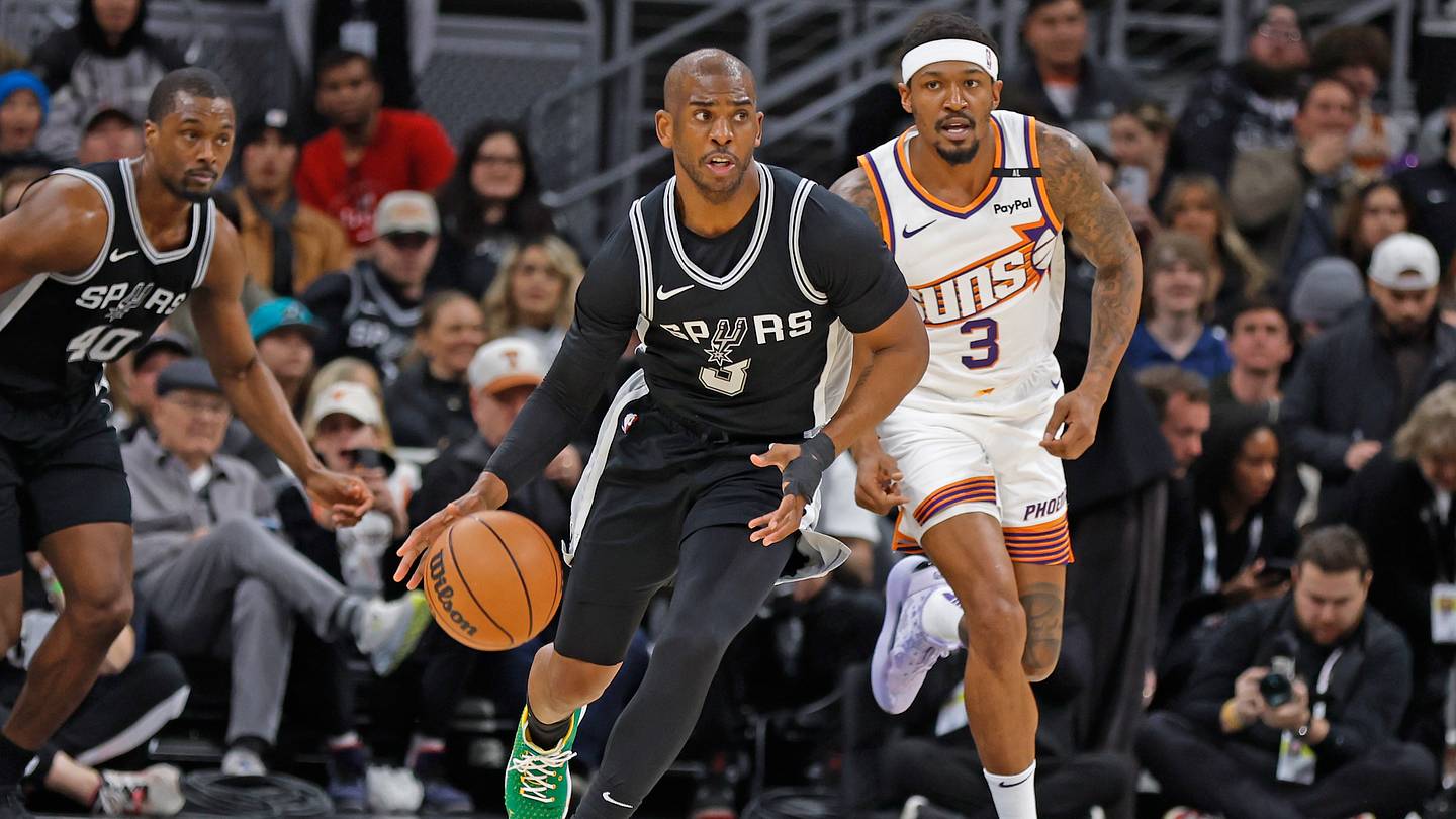 Spurs Prioritize Young Talent Over Playoff Pursuit