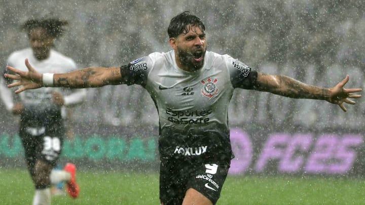 Yuri Alberto marcou os gols do Corinthians contra o Racing