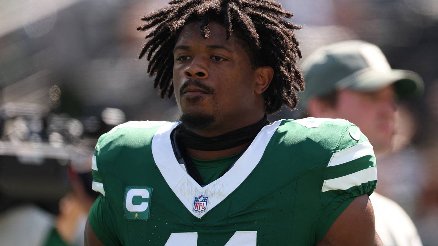 Marcelino McCrary-Ball Injury Tracker: Latest Updates on Jets' Special Teams Ace After Early Week 2 Exit