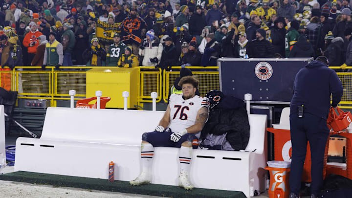 Teven Jenkins sits alone at Green Bay after a rough game for everyone in the 2023 closer.