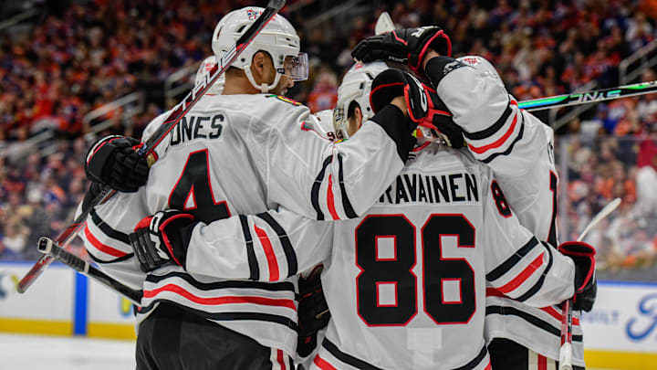 Chicago Blackhawks v Edmonton Oilers