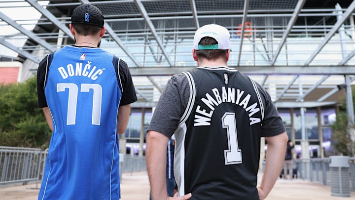 Dallas Mavericks v San Antonio Spurs