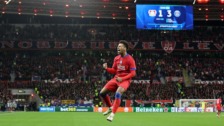 Doué marcou dois gols para o PSG contra o Bayer Leverkusen