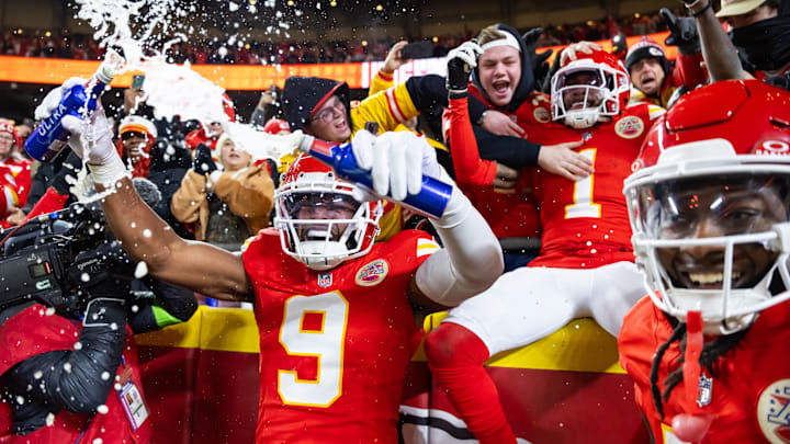 Jan 26, 2025; Kansas City, MO, USA; Kansas City Chiefs wide receiver Xavier Worthy (1) and wide receiver JuJu Smith-Schuster (9) celebrate with fans after a touchdown against the Buffalo Bills during the first half in the AFC Championship game at GEHA Field at Arrowhead Stadium. Mandatory Credit: Mark J. Rebilas-Imagn Images Jan 26, 2025; Kansas City, MO, USA; Kansas City Chiefs wide receiver Xavier Worthy (1) and wide receiver JuJu Smith-Schuster (9) celebrate with fans after a touchdown against the Buffalo Bills during the first half in the AFC Championship game at GEHA Field at Arrowhead Stadium. Mandatory Credit: Mark J. Rebilas-Imagn Images