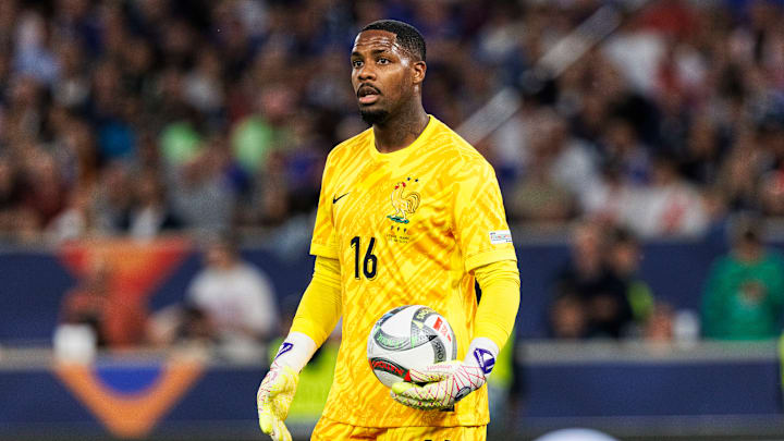 Mike Maignan pourrait quitter l'AC Milan. Mike Maignan pourrait quitter l'AC Milan.