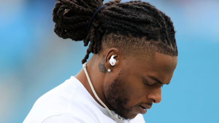 New York Jets wide receiver Davante Adams (17) warms up before an NFL football matchup Sunday, Dec. 15, 2024 at EverBank Stadium in Jacksonville, Fla. [Corey Perrine/Florida Times-Union]