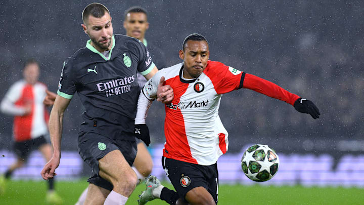 TOPSHOT-FBL-EUR-C1-FEYENOORD-MILAN