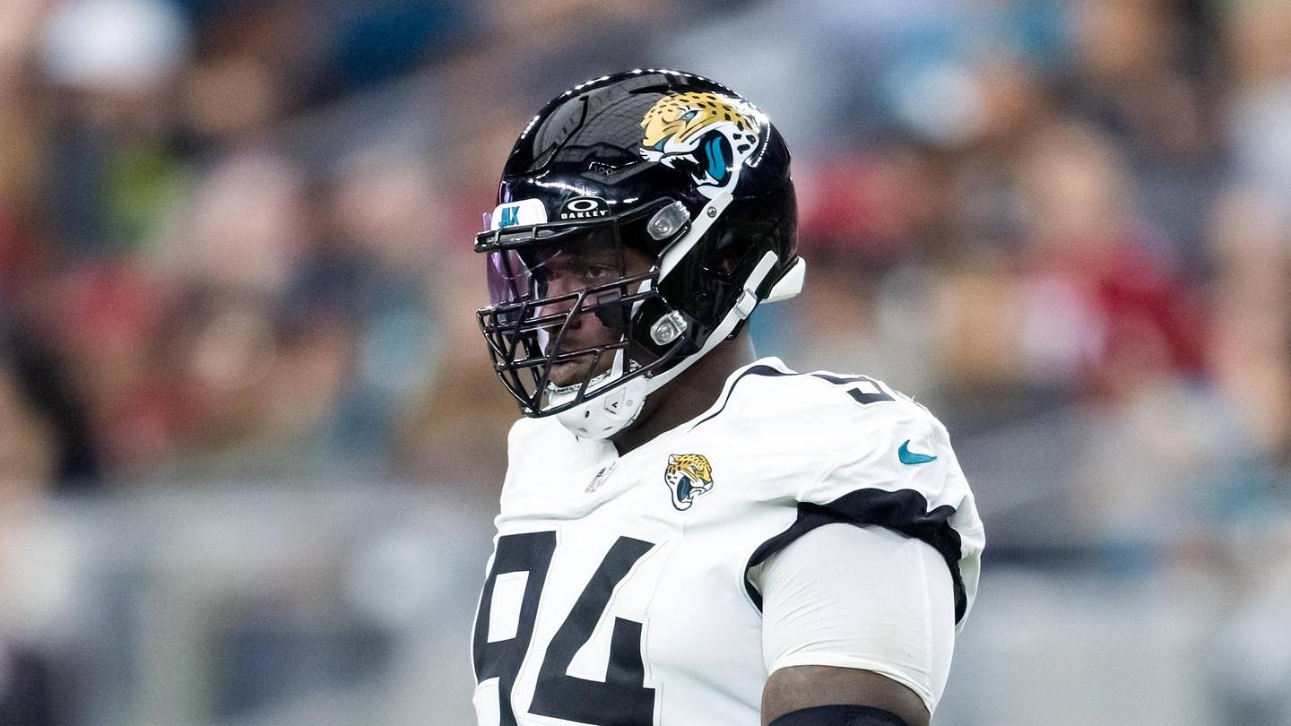 Falcons May Have Found 'A Really Pleasant Surprise' in Maason Smith