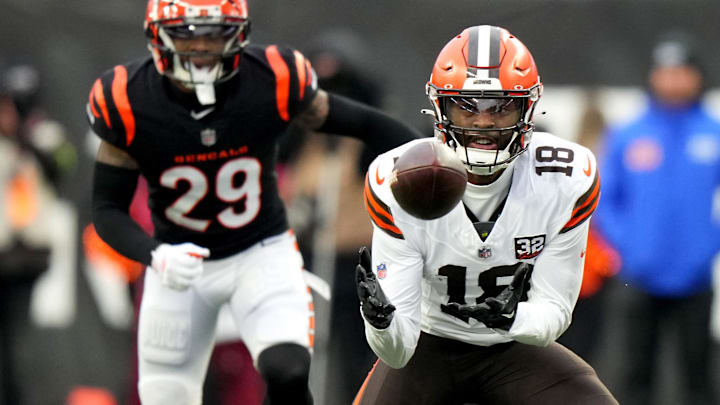 Cleveland Browns wide receiver David Bell (18) catches a pass in the third quarter during a Week 18 NFL football game between the Cleveland Browns at Cincinnati Bengals, Sunday, Jan. 7, 2024, at Paycor Stadium in Cincinnati.