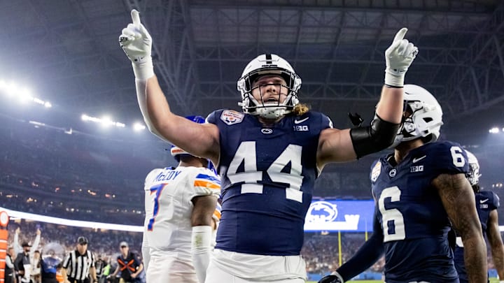 Penn State Nittany Lions tight end Tyler Warren (44)