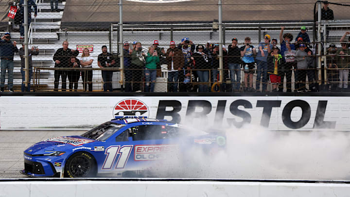 Denny Hamlin, Joe Gibbs Racing, Bristol Motor Speedway, NASCAR