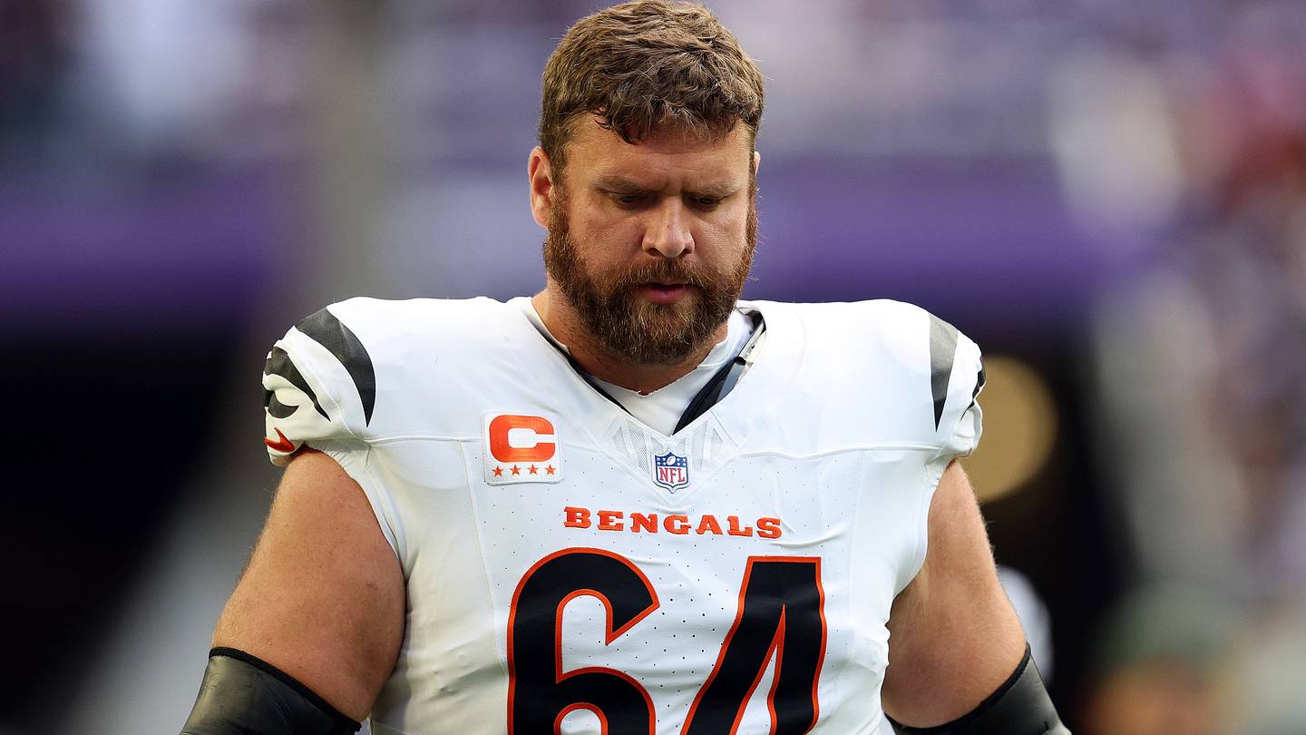 Controversial False-Start Penalty Overshadows Karras' Contract Extension