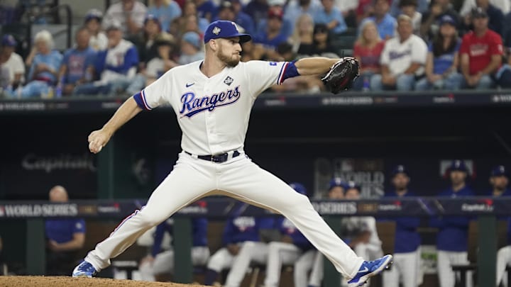 Chris Stratton signed a one-year deal with the Royals on Tuesday
