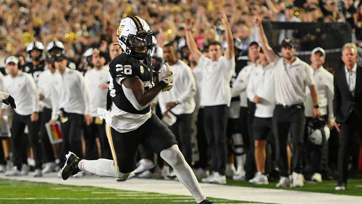 Nov 8, 2025; Nashville, Tennessee, USA; Vanderbilt Commodores running back Sedrick Alexander (28) runs with the ball and dives for the end zone against the Auburn Tigers during the second half at FirstBank Stadium. Mandatory Credit: Steve Roberts-Imagn Images Nov 8, 2025; Nashville, Tennessee, USA; Vanderbilt Commodores running back Sedrick Alexander (28) runs with the ball and dives for the end zone against the Auburn Tigers during the second half at FirstBank Stadium. Mandatory Credit: Steve Roberts-Imagn Images