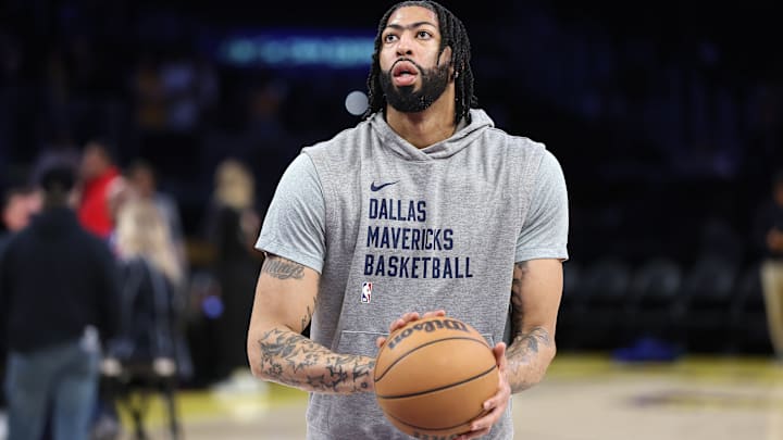 Dallas Mavericks v Los Angeles Lakers